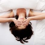 why are my eyes dry when i wake up